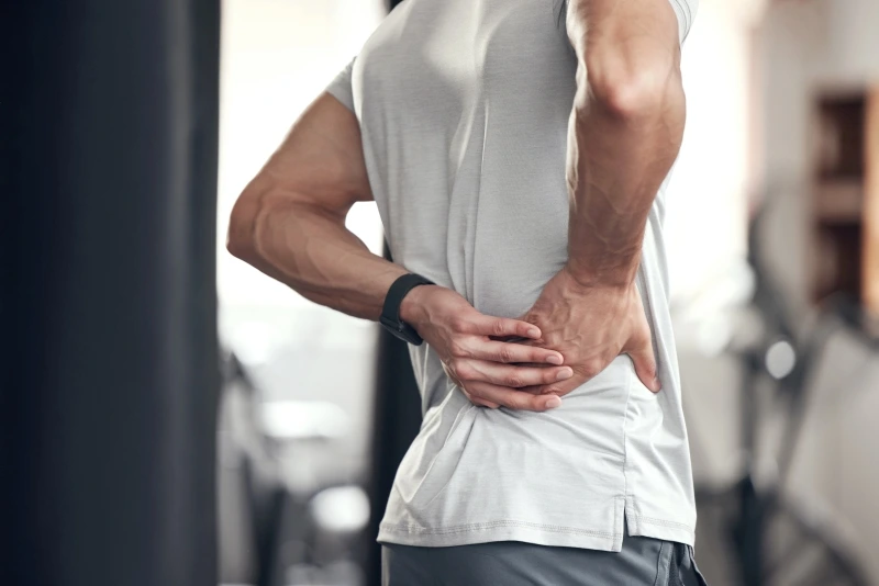 Perch&eacute; fanno male le vertebre lombari: cause frequenti e fattori di rischio